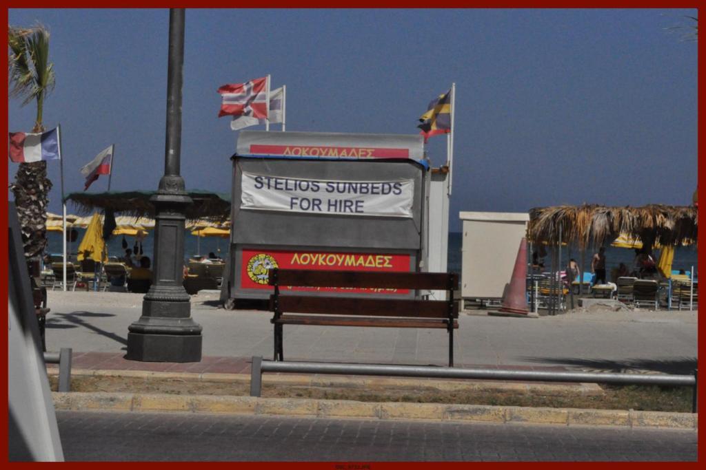 St. George Rent Rooms Larnaca Exterior photo